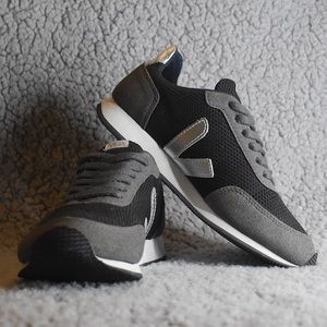 ❤️SOLD❤️- Veja Arcade Sneakers